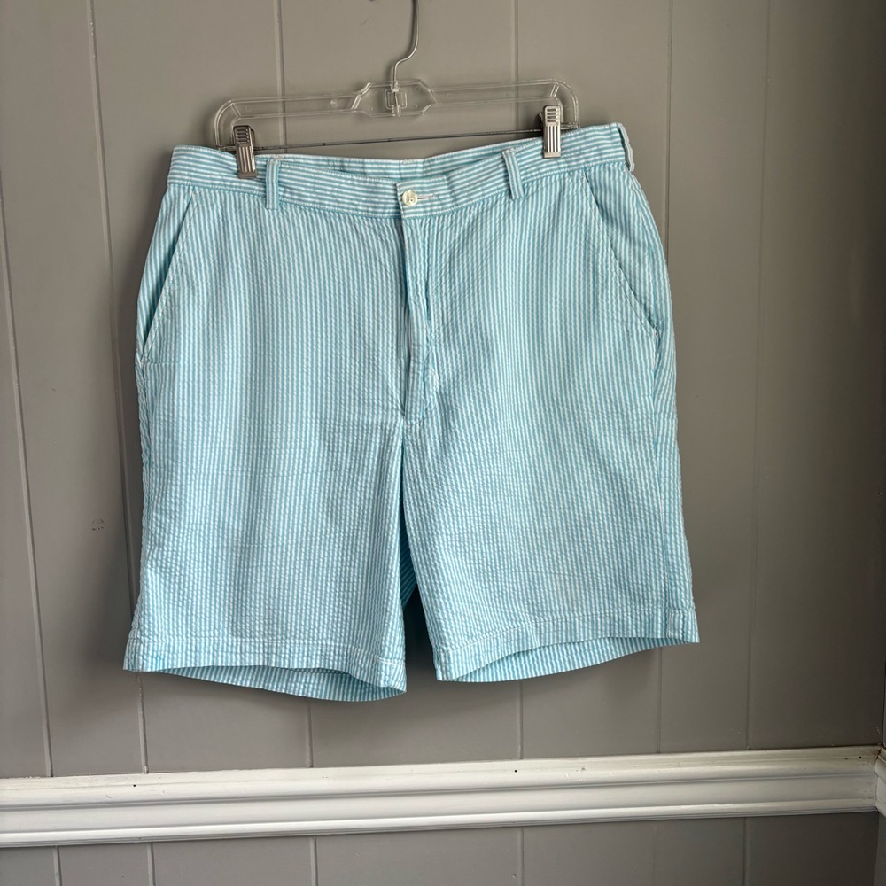 Jos A. Bank Men’s Seersucker Blue-teal/white Striped Flat Front Shorts. Size 36.